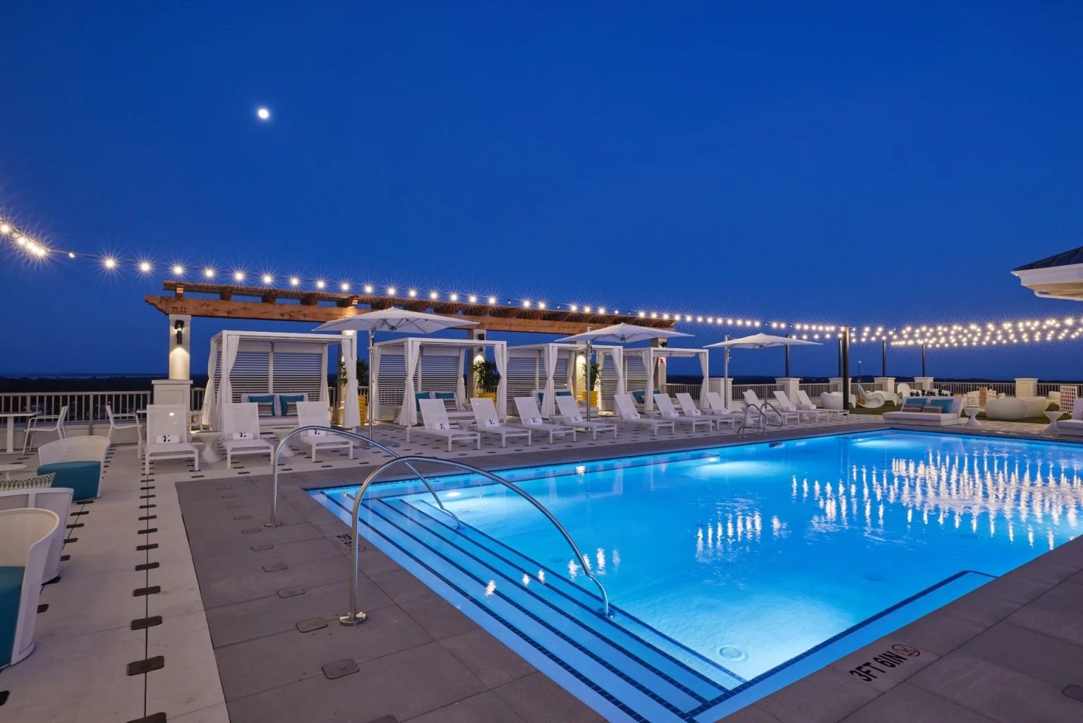 Ara Rooftop Pool & Lounge in Sandestin, Destin