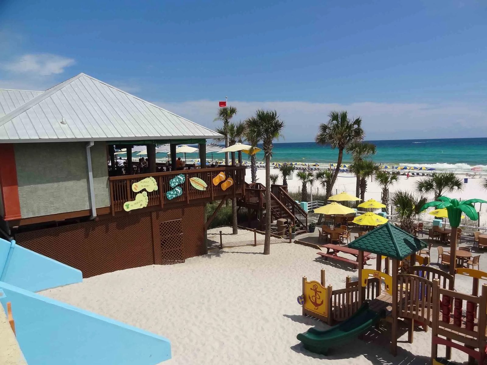 Barefoot's Beachside Bar & Grill in Sandestin, Destin