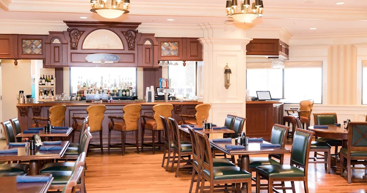 Grande Vista Bar & Grill in Destin Harbor, Destin