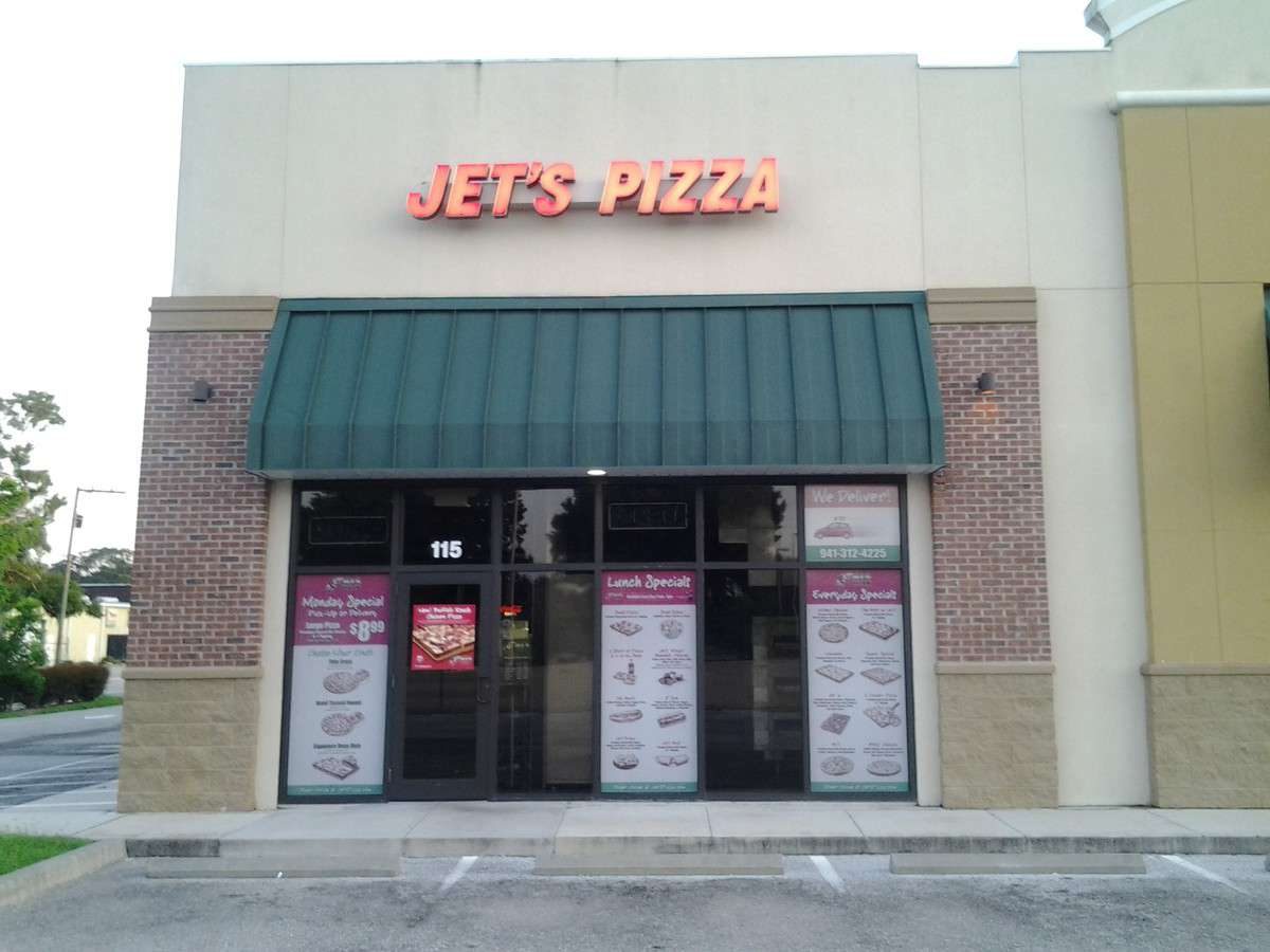 Jet's Pizza Destin in Destin Commons, Destin