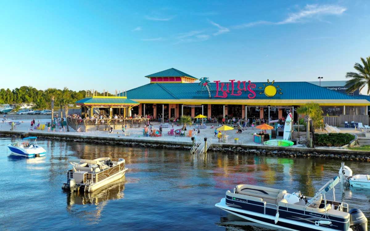 LuLu's Destin in Mid-Destin, Destin