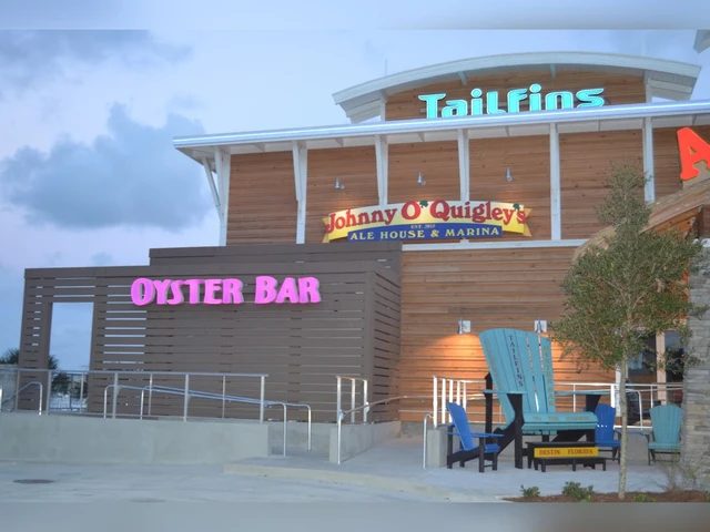 Tailfins Waterfront Grill in Destin Harbor, Destin